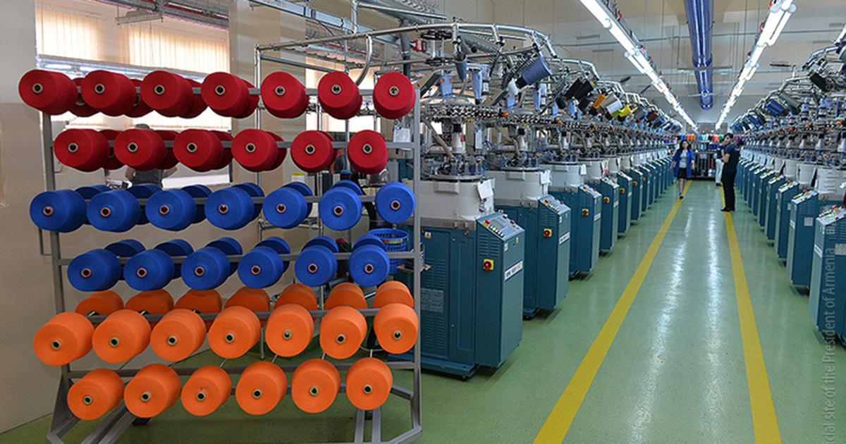 Производитель армения. Текстильная промышленность. Текстильное производство. Промышленность Армении. Ткацкий цех.