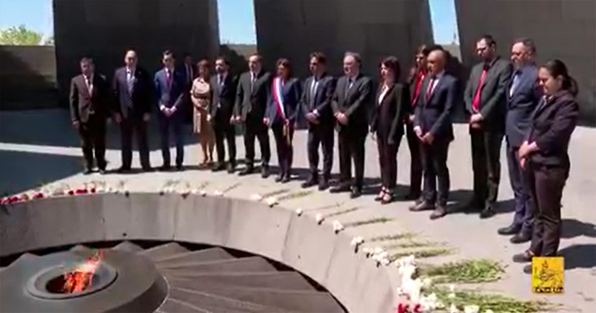 Փարիզի քաղաքապետը հարգանքի տուրք է մատուցել Հայոց ցեղասպանության զոհերի և 44-օրյա պատերազմի նահատակների հիշատակին (տեսանյութ)