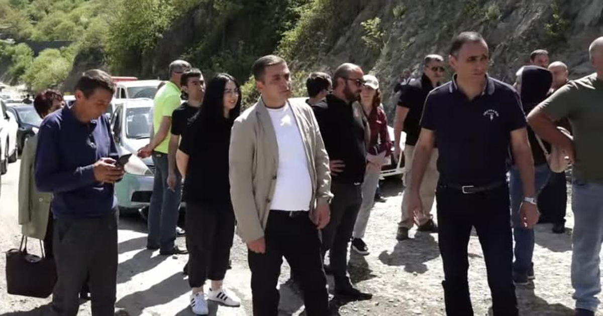 «Հայաքվե» նախաձեռնության անդամները փակել էին Երևան-Բագրատաշեն միջպետական ճանապարհը (տեսանյութ)