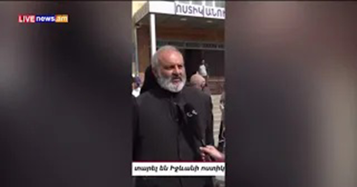 Ոստիկանները Բագրատ Սրբազանին և ԱԺ պատգամավորներին արգելում են մտնել Կիրանց (տեսանյութ)