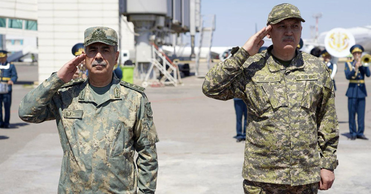 Ադրբեջանի պաշտպանության նախարարը հետևել է Ղազախստանում անցկացվող զորավարժություններին