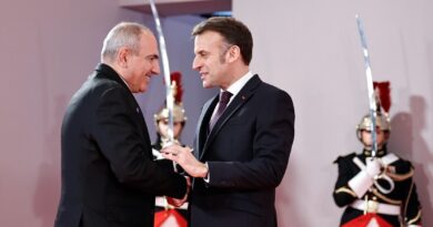 Նիկոլ Փաշինյանը հանդիպել է Էմանուել Մակրոնի հետ