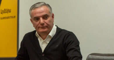 Հիշե՛ք, որ սխալվելու դեպքում՝ ուրիշ Հայրենիք ու պետություն չենք ունենալու. Արտակ Զաքարյան