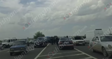 Լարված իրավիճակ. գյուղացիները, ի նշան բողոքի, փակել էին Երևան–Արմավիր ավտոճանապարհը