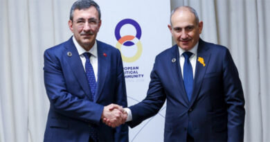 Թուրքական դեսպանական «դեսանտը». ինչպես երեք թուրք դիվանագետներ այցելեցին Հայաստան Թուրքական դեսպանական «դեսանտը». ինչպես երեք թուրք դիվանագետներ այցելեցին Հայաստան