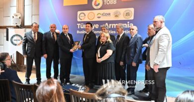 Հայաստանի և Թուրքիայի գործարարները ողջունել են երկու երկրների միջև առևտրի մեկնարկը Հայաստանի և Թուրքիայի գործարարները ողջունել են երկու երկրների միջև առևտրի մեկնարկը