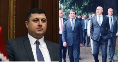 Տեսնես՝ Արցախի Մարտունի քաղաքում ծնված մարդուն ի՞նչն է երջանկացնում իր դահիճի հետ հանդիպումից․ Տիգրան Աբրահամյանը՝ Արմեն Գրիգորյանին Տեսնես՝ Արցախի Մարտունի քաղաքում ծնված մարդուն ի՞նչն է երջանկացնում իր դահիճի հետ հանդիպումից․ Տիգրան Աբրահամյանը՝ Արմեն Գրիգորյանին