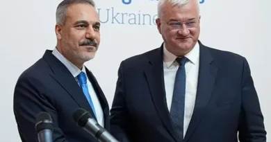 Ուկրաինայի ու Թուրքիայի ԱԳ նախարարները քննարկել են Սև ծովում ազատ նավարկությանը վերաբերող հարցեր Ուկրաինայի ու Թուրքիայի ԱԳ նախարարները քննարկել են Սև ծովում ազատ նավարկությանը վերաբերող հարցեր