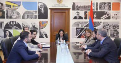 Ժաննա Անդրեասյանը հանդիպել է գիտնականների հետ Ժաննա Անդրեասյանը հանդիպել է գիտնականների հետ