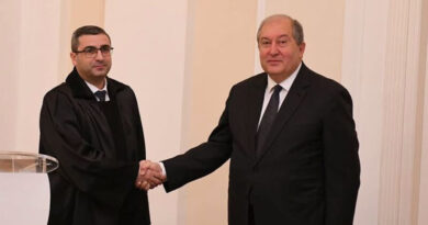 «Փաշինյանի «անկախ» ու «անկաշառ» դատավորներին». Գեղամ Մանուկյանը՝ Մանվել Շահվերդյանի մասին «Փաշինյանի «անկախ» ու «անկաշառ» դատավորներին». Գեղամ Մանուկյանը՝ Մանվել Շահվերդյանի մասին