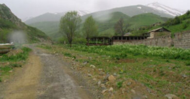 Հրատապ․ Ադրբեջանցին մտել է Սյունիքի մարզի գյուղերից մեկը և կրակել հայ աղջկա ոտքին․Արմլուր Հրատապ․ Ադրբեջանցին մտել է Սյունիքի մարզի գյուղերից մեկը և կրակել հայ աղջկա ոտքին․Արմլուր